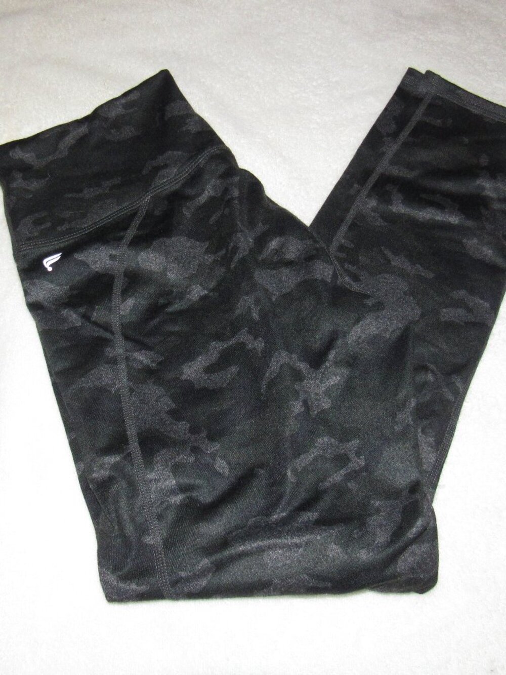 Fabletics Power Hold Green Camo Cropped Legging Size Small USED